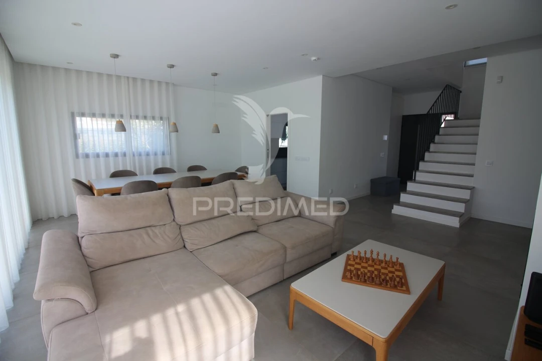 Moradia T3 para Venda em Ferreiras Foto 4