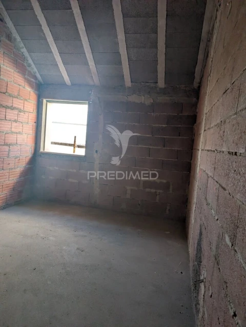 Moradia T2 para Venda em Castanheira do Ribatejo e Cachoeiras