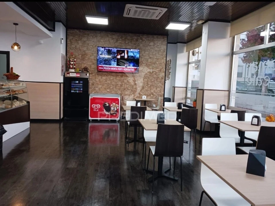 Loja para Trespasse em São João Baptista e Santa Maria dos Olivais Foto 2