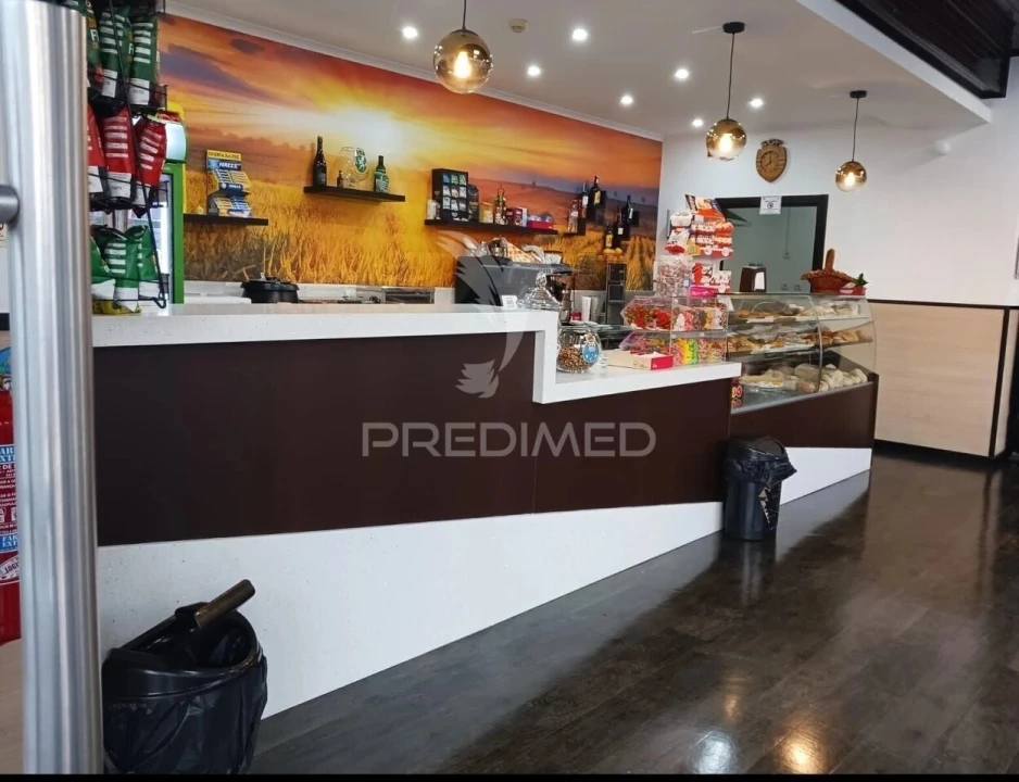 Loja para Trespasse em São João Baptista e Santa Maria dos Olivais Foto 1