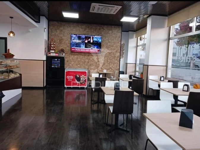 Loja para Trespasse em São João Baptista e Santa Maria dos Olivais Foto 2