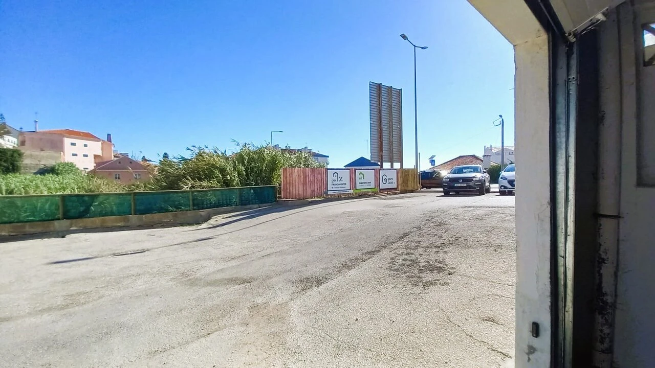 Garagem para Arrendamento em Ericeira Foto 4