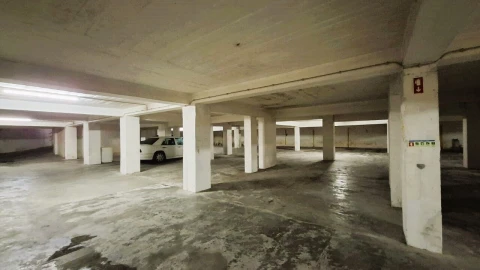 Garagem para Arrendamento em Ericeira