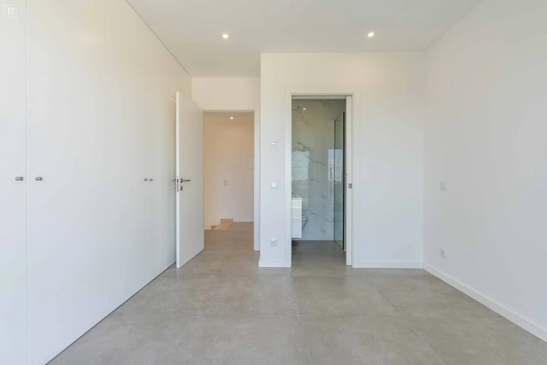 Moradia T4 para Venda em Mexilhoeira Grande Foto 26