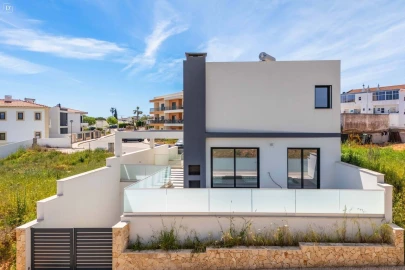 Moradia T4 para Venda em Mexilhoeira Grande