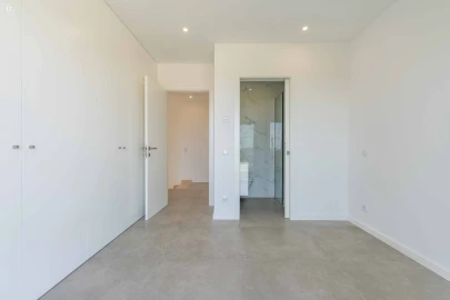 Moradia T4 para Venda em Mexilhoeira Grande