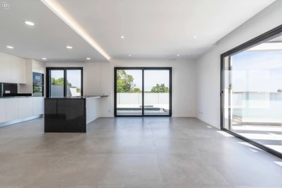 Moradia T4 para Venda em Mexilhoeira Grande