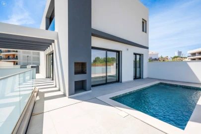 Moradia T4 para Venda em Mexilhoeira Grande