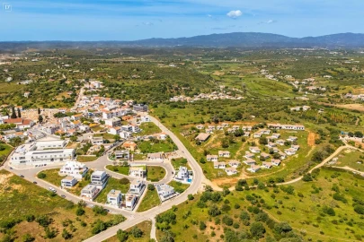 Moradia T4 para Venda em Mexilhoeira Grande