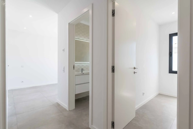 Moradia T4 para Venda em Mexilhoeira Grande Foto 30