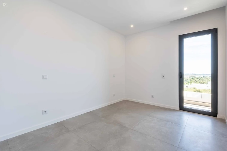 Moradia T4 para Venda em Mexilhoeira Grande Foto 24