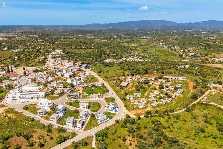 Moradia T4 para Venda em Mexilhoeira Grande Foto 39