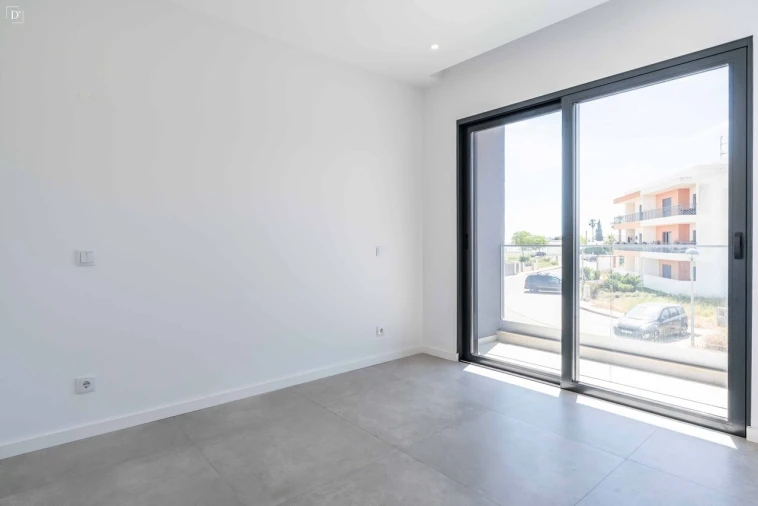 Moradia T4 para Venda em Mexilhoeira Grande Foto 33