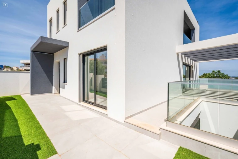 Moradia T4 para Venda em Mexilhoeira Grande Foto 4