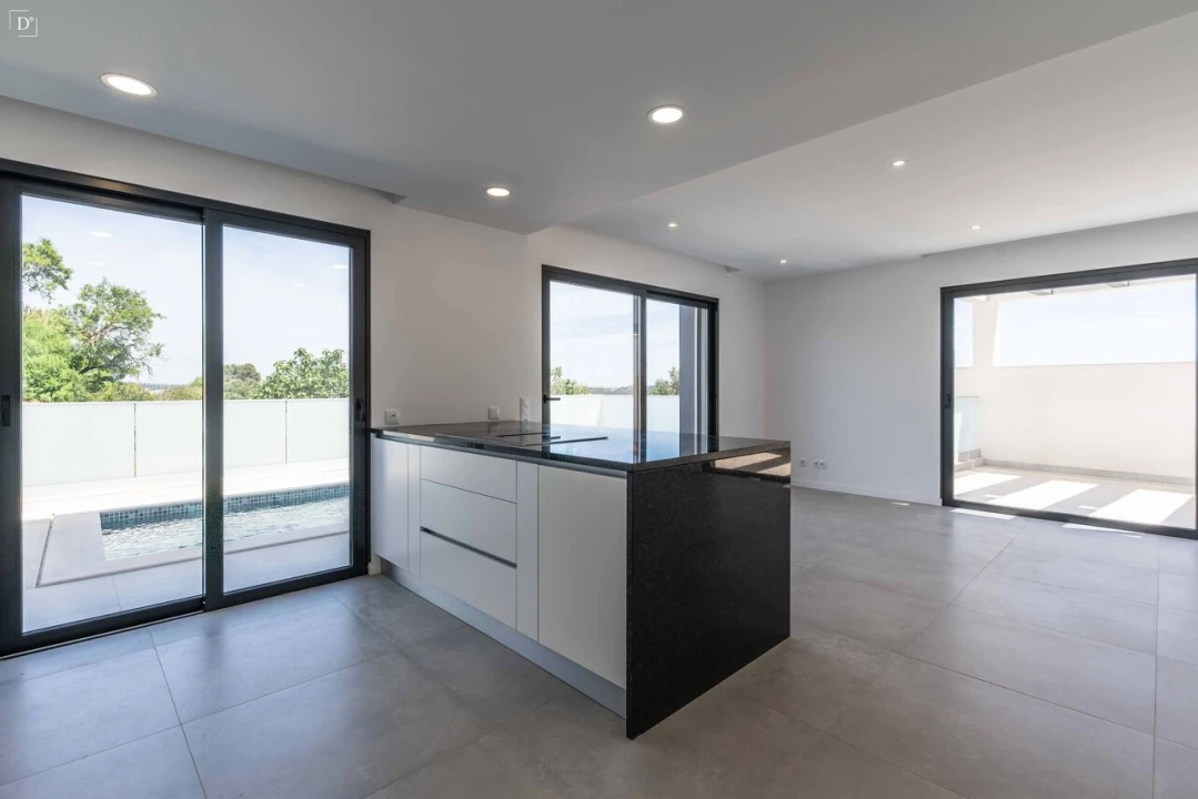 Moradia T4 para Venda em Mexilhoeira Grande Foto 16