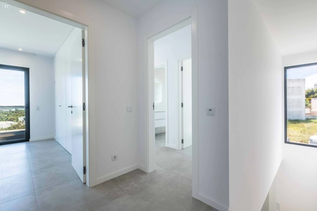 Moradia T4 para Venda em Mexilhoeira Grande Foto 35