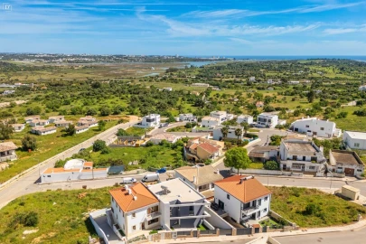 Moradia T3 para Venda em Mexilhoeira Grande