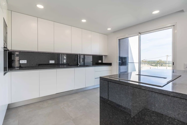 Moradia T3 para Venda em Mexilhoeira Grande Foto 8