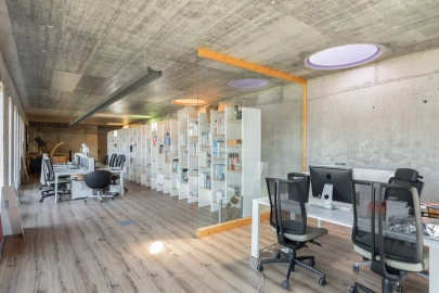 Armazém para Venda em Oliveira do Mondego e Travanca do Mondego