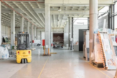 Armazém para Venda em Oliveira do Mondego e Travanca do Mondego