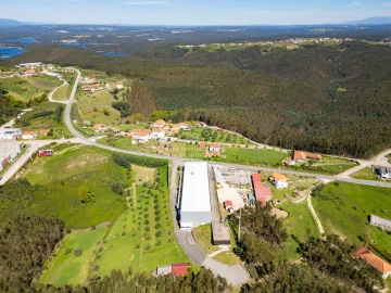 Armazém para Venda em Oliveira do Mondego e Travanca do Mondego