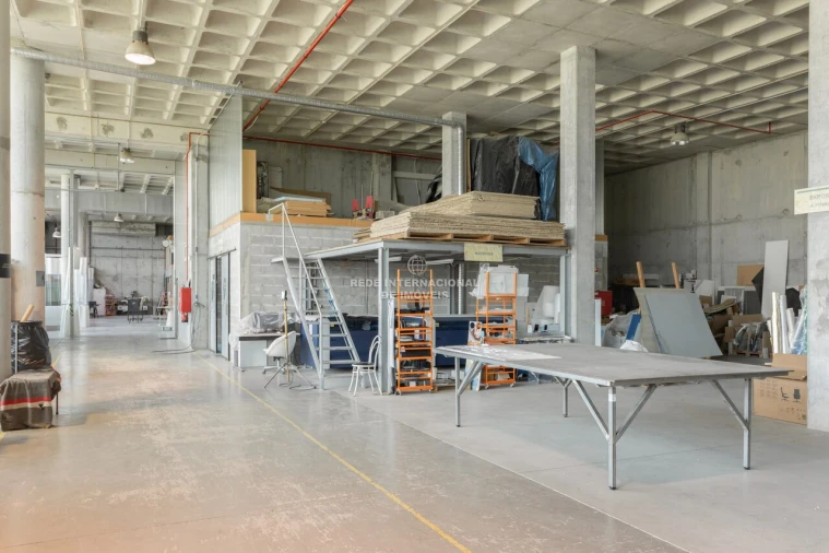 Armazém para Venda em Oliveira do Mondego e Travanca do Mondego Foto 6