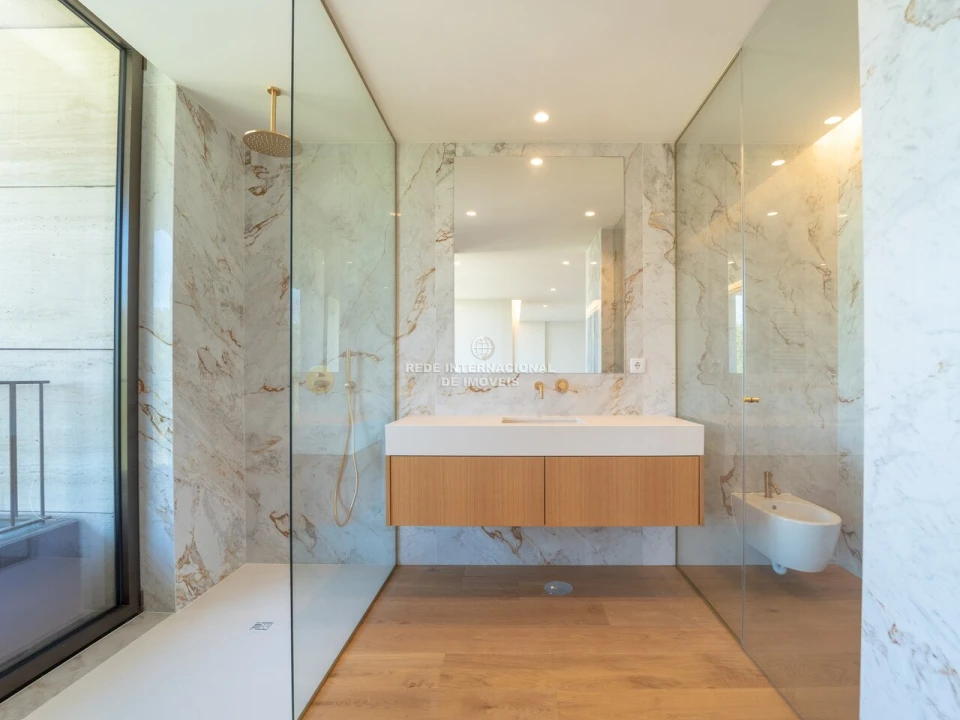 Apartamento T3 para Venda em Lordelo do Ouro e Massarelos Foto 32