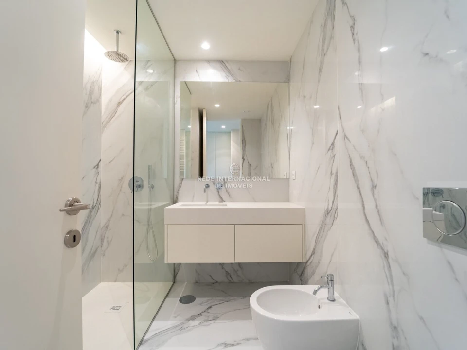 Apartamento T3 para Venda em Lordelo do Ouro e Massarelos Foto 27