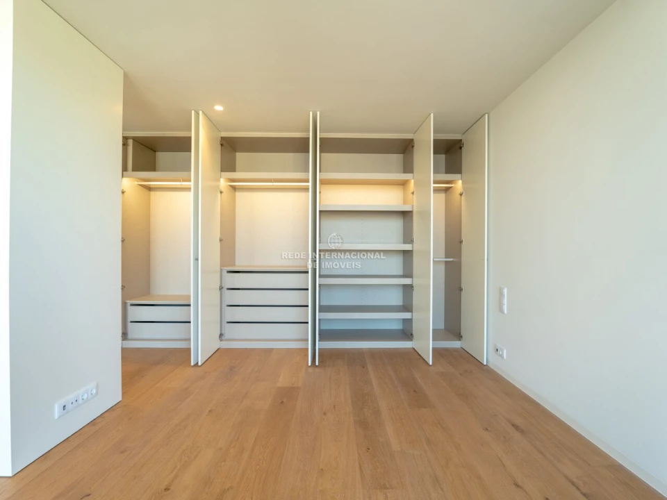 Apartamento T3 para Venda em Lordelo do Ouro e Massarelos Foto 32