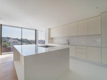 Apartamento T3 para Venda em Lordelo do Ouro e Massarelos
