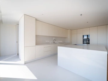 Apartamento T3 para Venda em Lordelo do Ouro e Massarelos