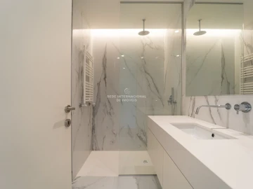 Apartamento T3 para Venda em Lordelo do Ouro e Massarelos