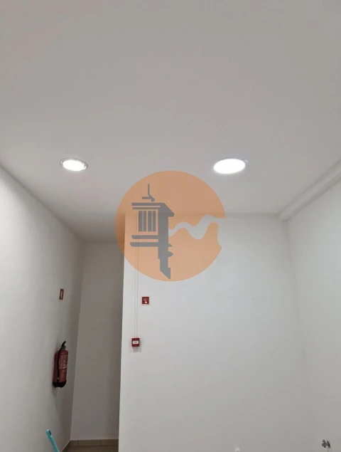 Loja para Venda em Monte Gordo