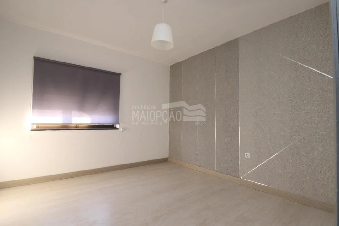 Apartamento T3 para Venda em Sé, Santa Maria e Meixedo Foto 3