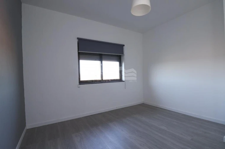 Apartamento T3 para Venda em Sé, Santa Maria e Meixedo Foto 8