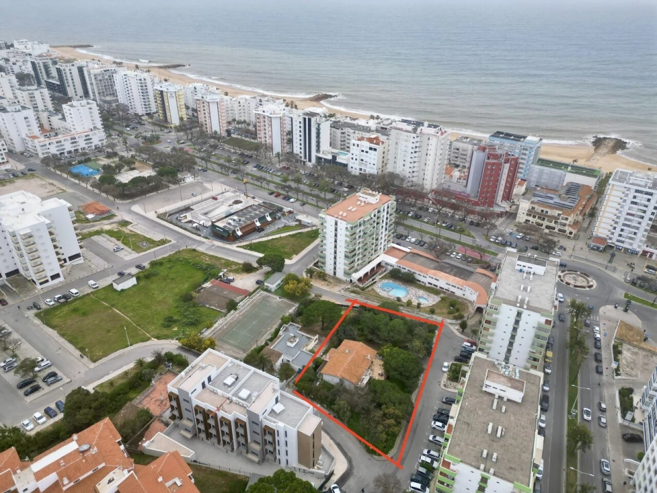 Terreno para Venda em Quarteira Foto 1