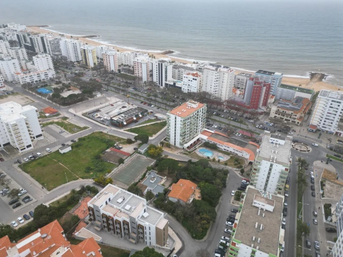 Terreno para Venda em Quarteira Foto 3