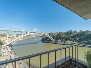 Apartamento T3 para Venda em Lordelo do Ouro e Massarelos