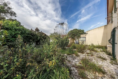 Moradia T5 para Venda em Queluz e Belas