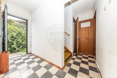 Moradia T5 para Venda em Queluz e Belas