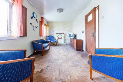 Moradia T5 para Venda em Queluz e Belas