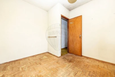 Moradia T5 para Venda em Queluz e Belas