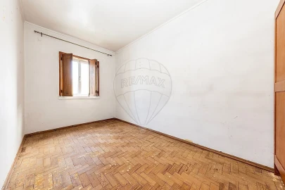 Moradia T5 para Venda em Queluz e Belas