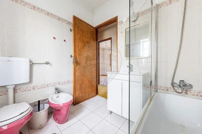 Moradia T5 para Venda em Queluz e Belas