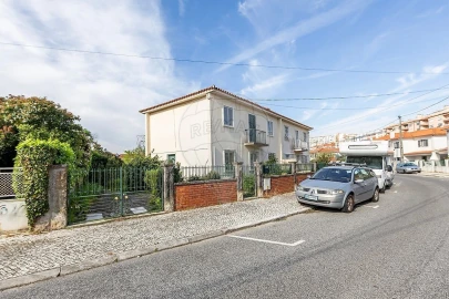 Moradia T5 para Venda em Queluz e Belas