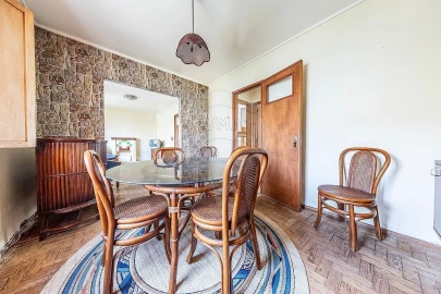 Moradia T5 para Venda em Queluz e Belas