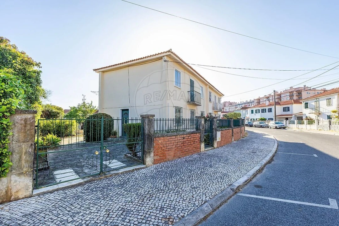 Moradia T5 para Venda em Queluz e Belas Foto 42
