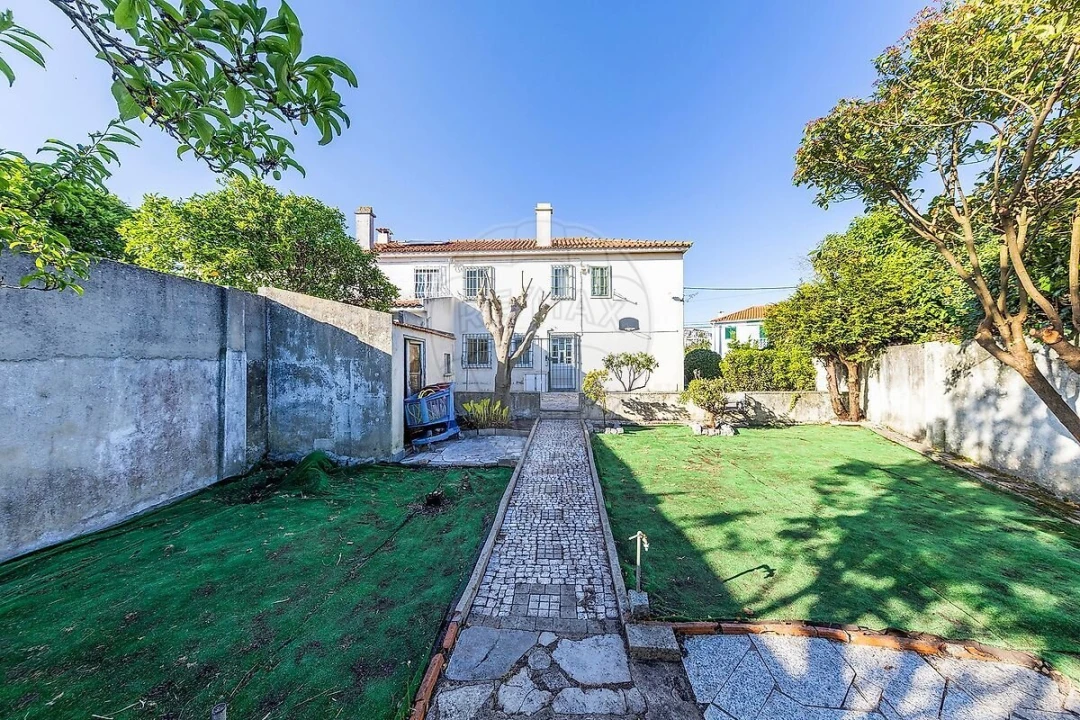 Moradia T5 para Venda em Queluz e Belas Foto 36