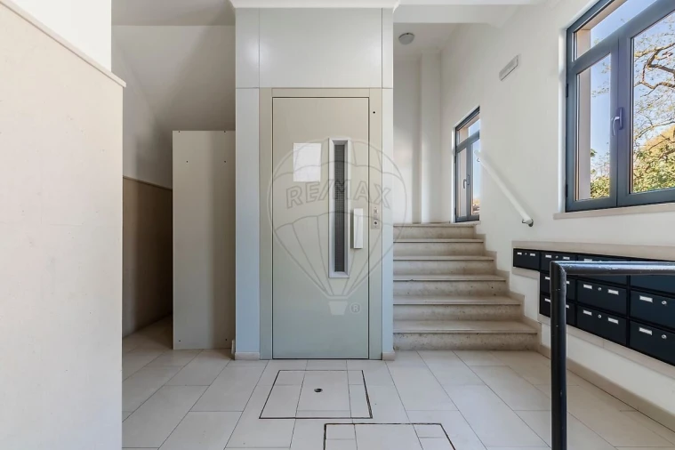 Apartamento T0 para Venda em Beato Foto 21