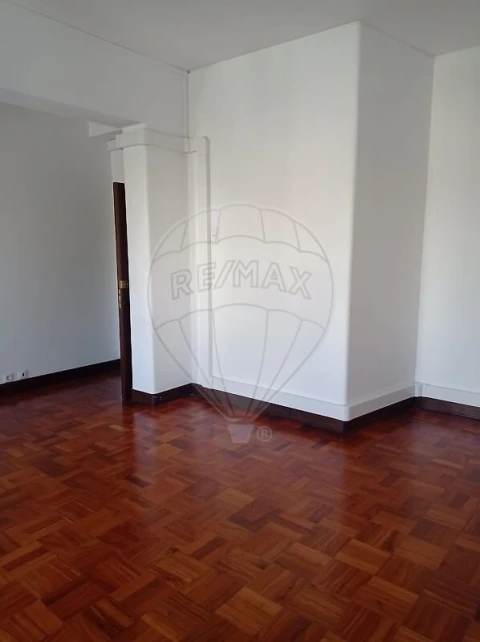 Escritório para Arrendamento em Avenidas Novas